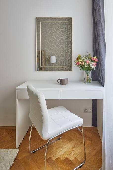 Gentle And Cozy Apartment Right At The Center Prag Dış mekan fotoğraf